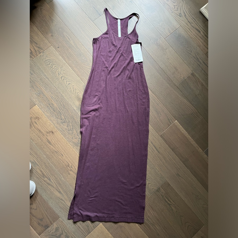 new Lululemon Refresh Maxi Dress
Heathered Bordeaux Drama / Black Cherry - Picture 11 of 14